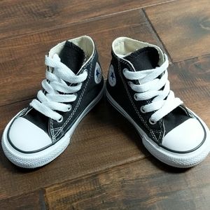 Converse All-star Hi-top Chuck Taylor Infant sz 5